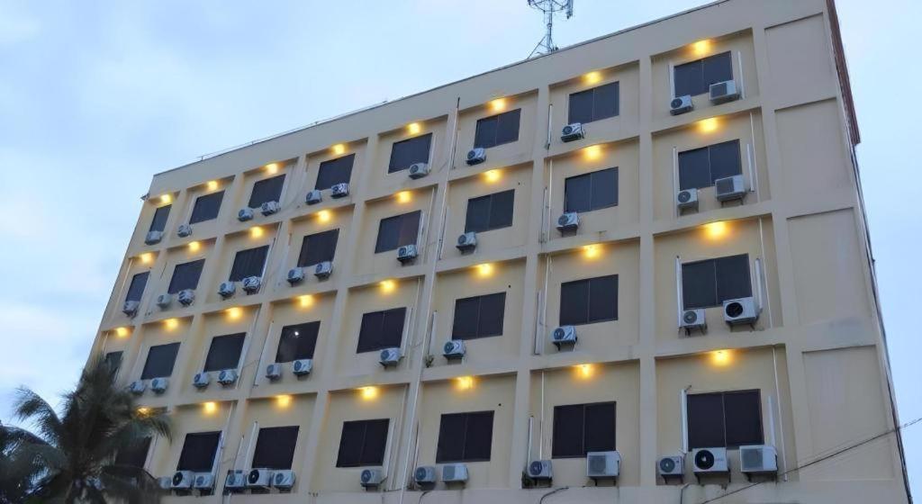Hotel Dynasty Tarakan Exteriér fotografie
